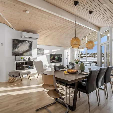 Ostmar - 1-3km From The Sea By Interhome בית נופש Bøtø By